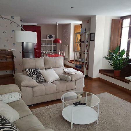 Apartamento Cine Colon Ribadeo Bagian luar foto