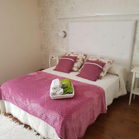 Apartamento Cine Colon Ribadeo Bagian luar foto