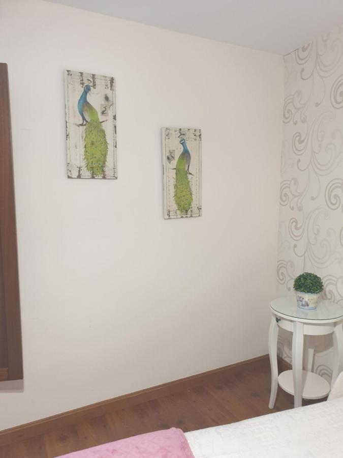 Apartamento Cine Colon Ribadeo Bagian luar foto