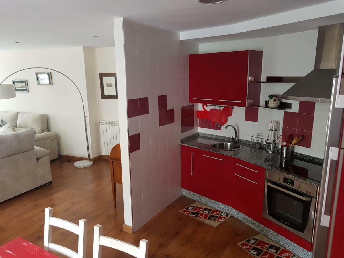 Apartamento Cine Colon Ribadeo Bagian luar foto