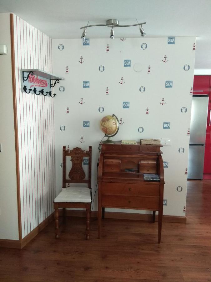 Apartamento Cine Colon Ribadeo Bagian luar foto