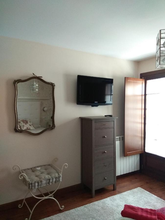 Apartamento Cine Colon Ribadeo Bagian luar foto