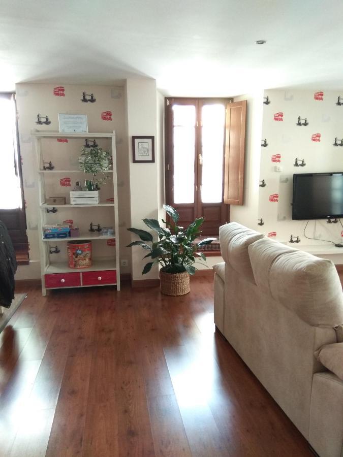 Apartamento Cine Colon Ribadeo Bagian luar foto