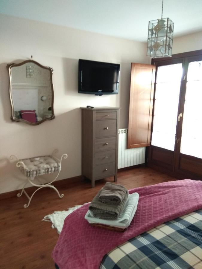 Apartamento Cine Colon Ribadeo Bagian luar foto