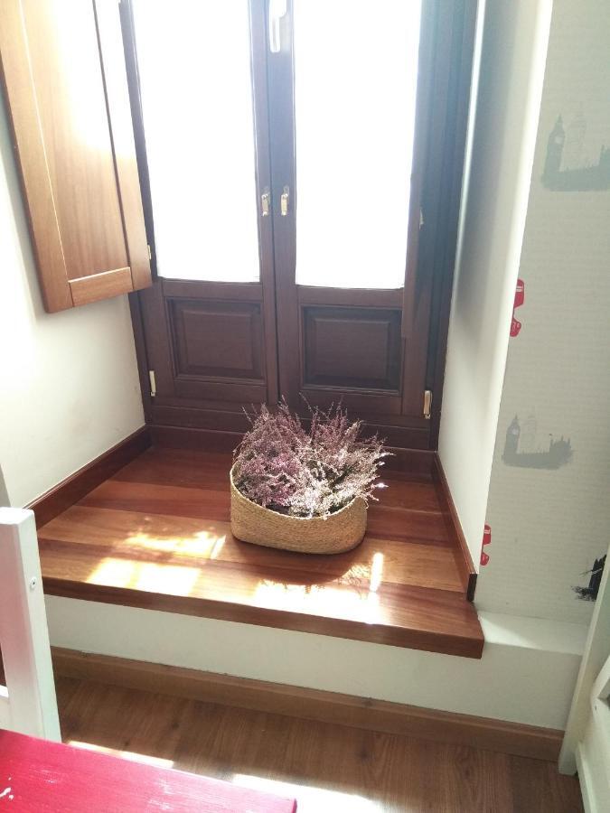 Apartamento Cine Colon Ribadeo Bagian luar foto