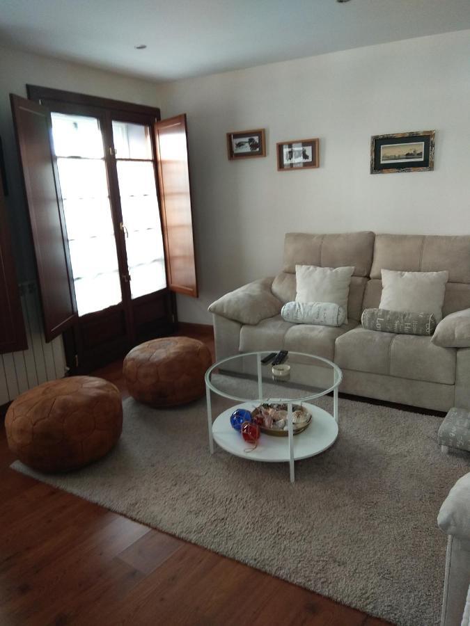 Apartamento Cine Colon Ribadeo Bagian luar foto